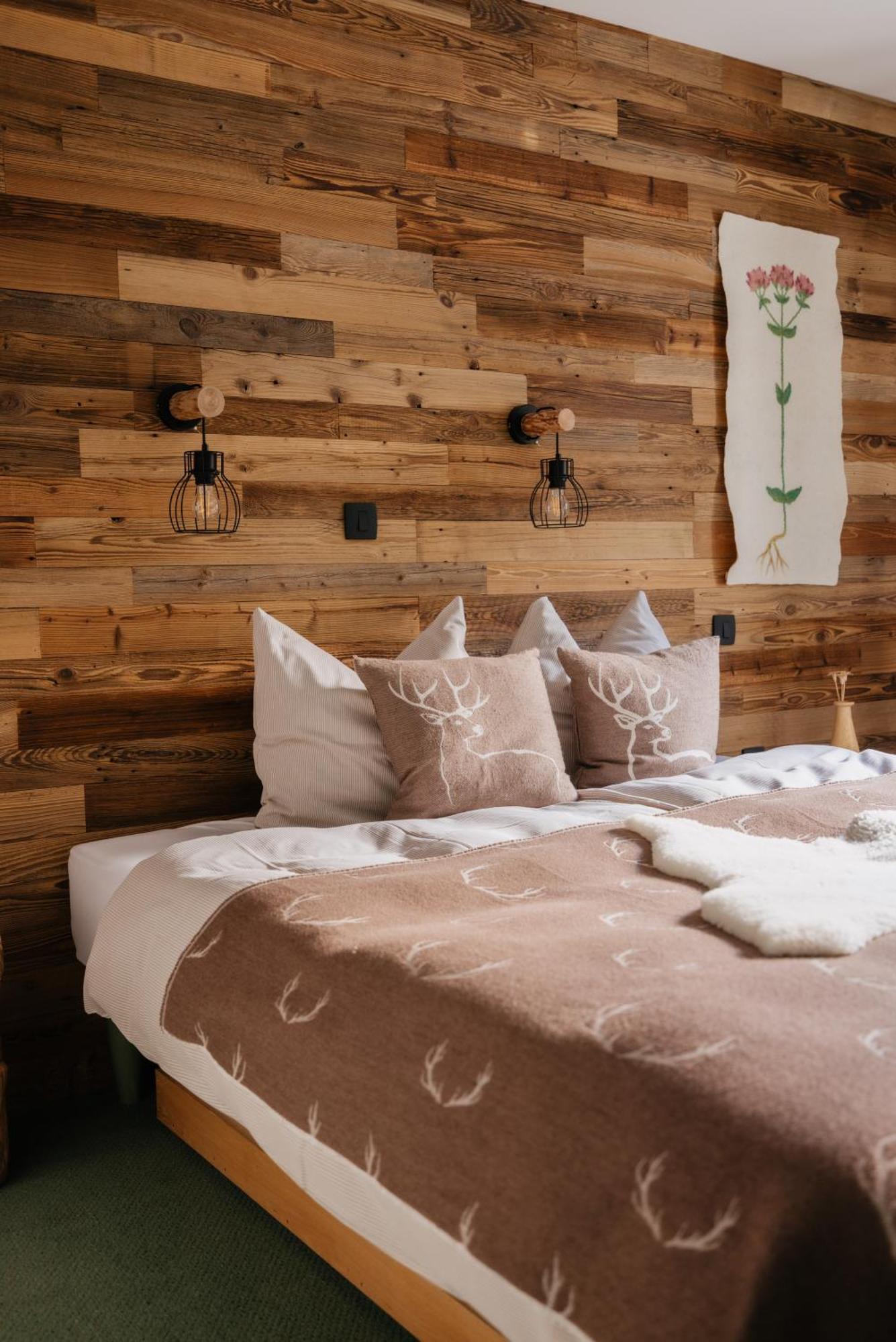 فندق Eko Hisa-Eco House Na Razpotju Solčava المظهر الخارجي الصورة